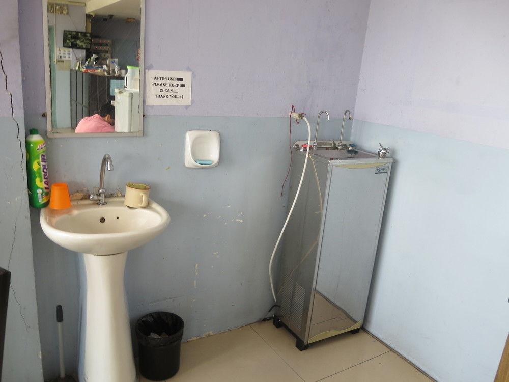 A&J Budget Hotel Kota Kinabalu Ngoại thất bức ảnh